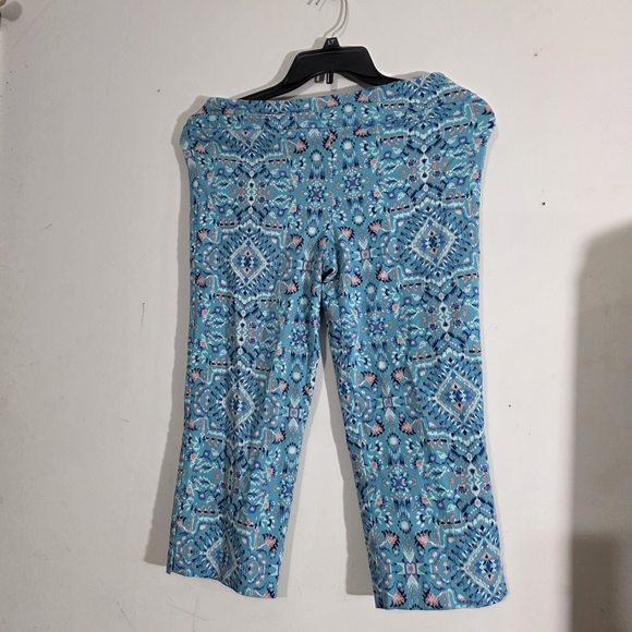 Counterparts Teal Geometric Women's Capris - Picture 1 of 6